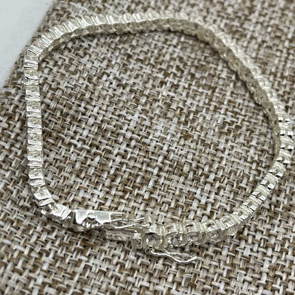 Vintage 7” Sterling Silver CZ Tennis Bracelet – Timeless Sparkle - Picture 14 of 17